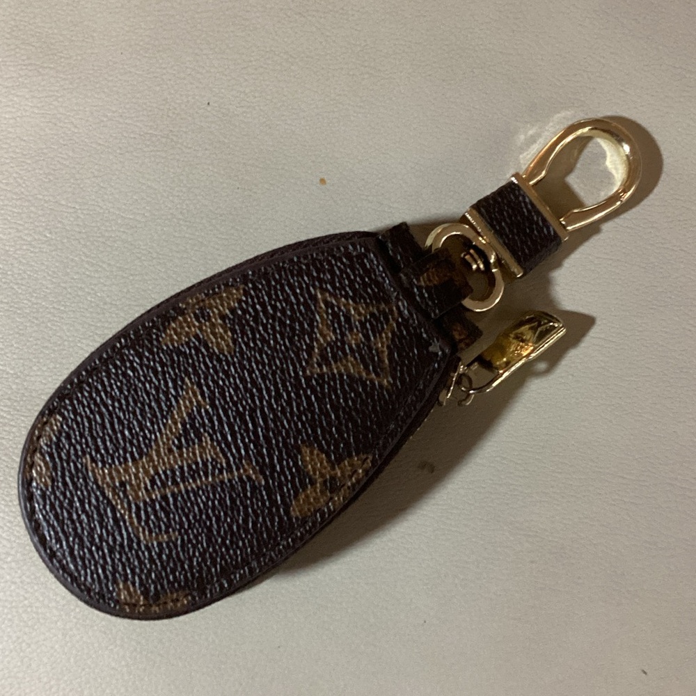 Brown and Black Wallet and Keychain Set - Picture 5 of 5